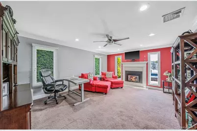 25 Harbor Court, Copiague, NY 11726 - Photo 16