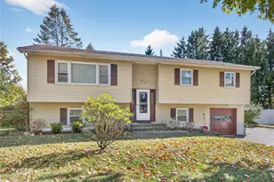 37 Carnation Dr, Nanuet, NY 10954 - Photo 2