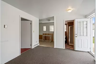 697 N Fulton Avenue, Lindenhurst, NY 11757 - Photo 40