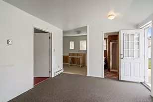 697 N Fulton Ave, Lindenhurst, NY 11757 - Photo 40