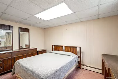 697 N Fulton Avenue, Lindenhurst, NY 11757 - Photo 36