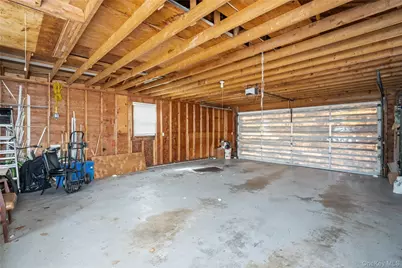 697 N Fulton Avenue, Lindenhurst, NY 11757 - Photo 44