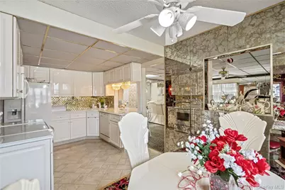 697 N Fulton Avenue, Lindenhurst, NY 11757 - Photo 12