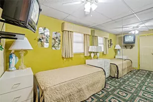 697 N Fulton Ave, Lindenhurst, NY 11757 - Photo 24