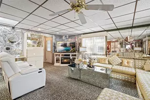 697 N Fulton Ave, Lindenhurst, NY 11757 - Photo 18