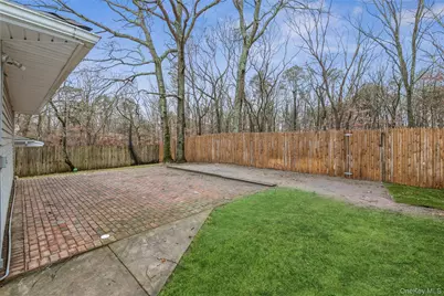 86 Stuyvesant Avenue, Mastic, NY 11950 - Photo 4