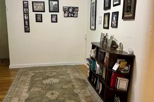 11 Wooleys Ln, Great Neck, NY 11021 - Photo 6