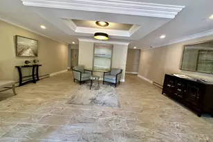 11 Wooleys Ln, Great Neck, NY 11021 - Photo 4