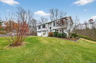 7 Richard Rd, Mahopac, NY 10541 - Photo 2
