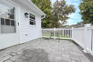 242 Pawnee St, Ronkonkoma, NY 11779 - Photo 16