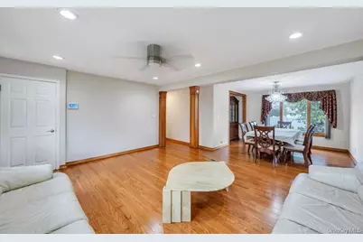 30 Andover Lane, Hicksville, NY 11801 - Photo 6