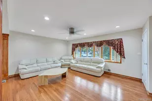 30 Andover Ln, Hicksville, NY 11801 - Photo 10