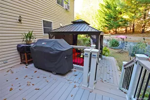 64 Glen Rd, Calverton, NY 11933 - Photo 34