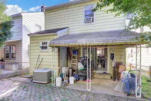 6 Walnut Pl, Great Neck, NY 11021 - Photo 18