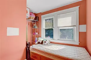 6 Walnut Pl, Great Neck, NY 11021 - Photo 14