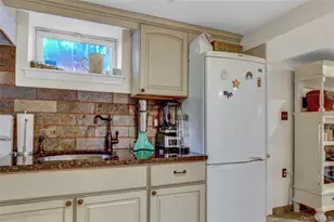 51-27 Browvale Ln, Little Neck, NY 11362 - Photo 24