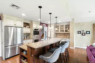 21 Macarthur Ave, Plainview, NY 11803 - Photo 10