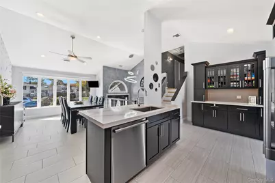 9 Cynthia Lane, East Islip, NY 11730 - Photo 12