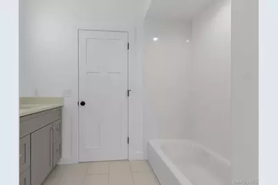 570 Kings Highway, Valley Cottage, NY 10989 - Photo 22