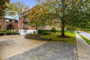 22 Hamilton Pl, Garden City, NY 11530 - Photo 16