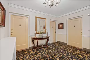 22 Hamilton Pl, Garden City, NY 11530 - Photo 4