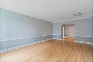 22 Hamilton Pl, Garden City, NY 11530 - Photo 10