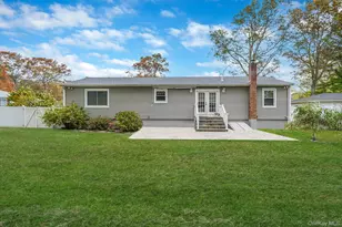 206 Crestwood Dr, Shirley, NY 11967 - Photo 24