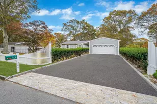 206 Crestwood Dr, Shirley, NY 11967 - Photo 4