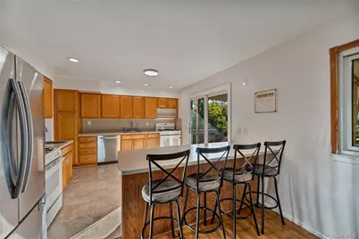 1 W Burda Place, New City, NY 10956 - Photo 6