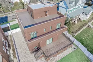 233-12 Bay St, Douglaston, NY 11363 - Photo 42