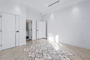 233-12 Bay St, Douglaston, NY 11363 - Photo 22