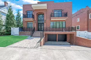 233-12 Bay St, Douglaston, NY 11363 - Photo 2