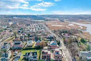 233-12 Bay St, Douglaston, NY 11363 - Photo 46