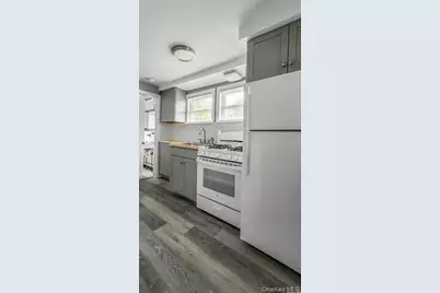 32 Carman Street, Patchogue, NY 11772 - Photo 4