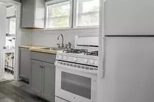 32 Carman St, Patchogue, NY 11772 - Photo 4