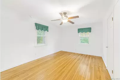 15 Wayne Way, White Plains, NY 10607 - Photo 12