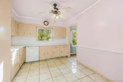 15 Wayne Way, White Plains, NY 10607 - Photo 8