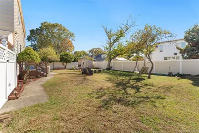 90 27th Street, Copiague, NY 11726 - Photo 16