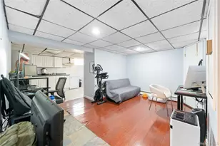 90 27th St, Copiague, NY 11726 - Photo 12