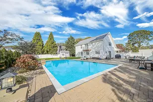 18 Concord Dr, Holtsville, NY 11742 - Photo 40