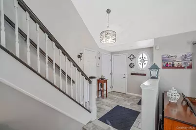 18 Concord Drive, Holtsville, NY 11742 - Photo 8