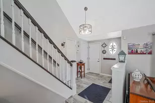 18 Concord Dr, Holtsville, NY 11742 - Photo 8