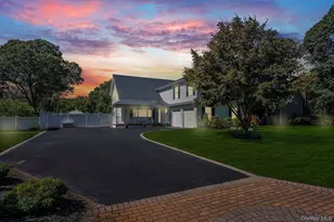 18 Concord Dr, Holtsville, NY 11742 - Photo 2