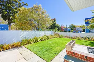 14 Cedar St, Greenvale, NY 11548 - Photo 16