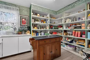 300 Circle Rd, Muttontown, NY 11791 - Photo 10