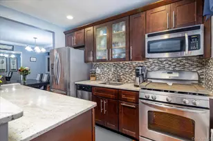 194 Smith St, Freeport, NY 11520 - Photo 10