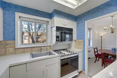 7 Chateaux Circle #7H, Scarsdale, NY 10583 - Photo 10