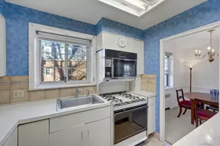 7 Chateaux Cir, Scarsdale, NY 10583 - Photo 10