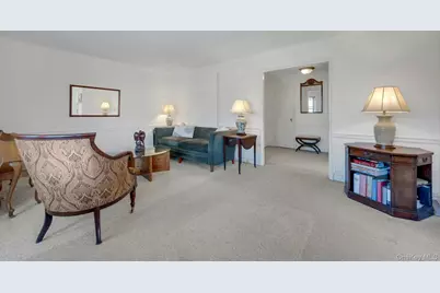 7 Chateaux Circle #7H, Scarsdale, NY 10583 - Photo 4