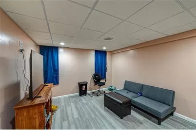 30 Fairway Avenue, Riverhead, NY 11901 - Photo 14